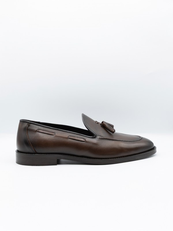 Sapato elegante de pele