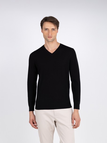 100% Merino wool knit sweater 100% Merino wool knit sweater